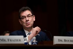 Ông Trump hầu như không còn hy vọng vào điều kì diệu 'vaccine tháng 10'