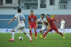 Cuộc đua vô địch và trụ hạng ở V.League