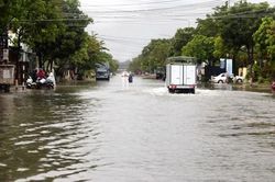 Miền Trung tiếp tục có mưa lớn, cảnh báo nguy cơ sạt lở