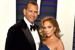 Jennifer Lopez ủng hộ Joe Biden làm tổng thống