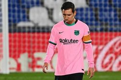 Getafe 1-0 Barcelona: Messi bất lực, Koeman nhận thất bại đầu tiên