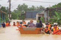 Tiếp tục xuất hiện lũ lớn trên các sông Miền Trung