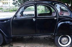 Xe cổ Citroen gần 90 năm tuổi của NSND Út Trà Ôn được đấu giá ủng hộ miền Trung