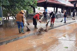 Người dân vùng lũ cần làm gì để tránh phát sinh dịch bệnh