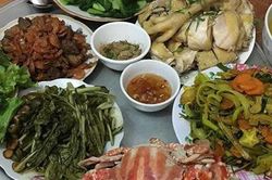 Quy định mỗi bữa ăn chỉ 50k, nhìn mâm cơm vợ nấu tươm tất vượt sự mong đợi chồng trố mắt ngạc nhiên song những lời cô nói mới khiến anh sốc nặng