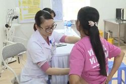 Mỗi năm ghi nhận hơn 15.200 ca ung thư vú, nhiều chị em vẫn e ngại không đi khám sàng lọc
