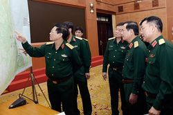 Khẩn trương đưa dân ra khỏi vùng nguy hiểm