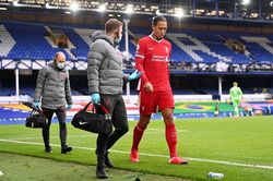 'Chấn thương của Van Dijk khiến cuộc đua vô địch rộng mở'
