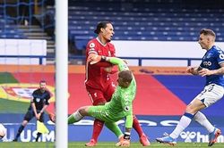 Liverpool: Chấn thương của Van Dijk sẽ thổi bùng cuộc đua vô địch