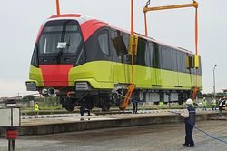 Đoàn tàu tuyến metro Nhổn về đến Hà Nội