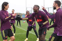 MU: Cavani và Maguire bất ngờ không có mặt trong trận đấu với PSG