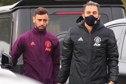 Man Utd vắng nhiều 'gà chiến' khi hành quân tới Paris