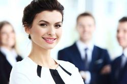 Phụ nữ hiện đại thoát ra 'chiếc bóng' yếu mềm