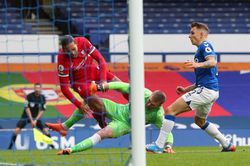 Pickford thoát án 'phạt nguội' từ Liên đoàn bóng đá Anh sau pha vào bóng khiến Van Dijk nghỉ hết mùa