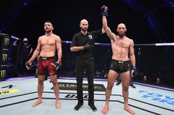 Võ sĩ UFC gây sốc khi từ chối thắng 'độc cô cầu bại' Gamrot