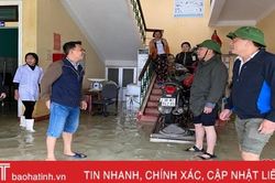 Kịp thời phát hiện, xử lý triệt để các ổ dịch bệnh truyền nhiễm vùng lũ lụt