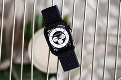 Hàng loạt Apple Watch SE bị quá nhiệt khiến hỏng màn hình, bỏng tay người đeo