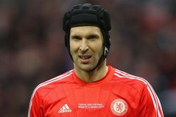 Petr Cech trở lại đội hình Chelsea sau khi giải nghệ