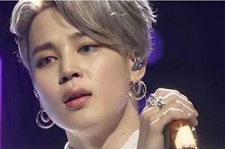 Jimin BTS giải thích lý lo bật khóc nức nở khi đang diễn trực tuyến