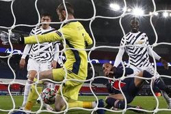 MU: Báo Pháp ca ngợi màn trình diễn của Lindelof và Tuanzebe