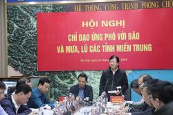 Bão số 8 hướng vào miền Trung: Nguy cơ mất an toàn rất cao