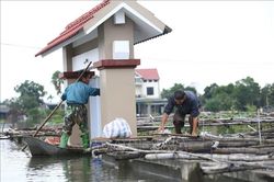 Hà Tĩnh: Nhiều xã của huyện Thạch Hà vẫn chìm trong biển nước