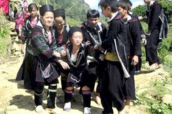 Tục 'kéo vợ' của người Mông