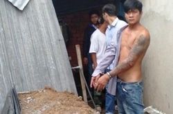 Ngáo đá đập phá mộ phần của cậu ruột