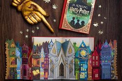Sách 'Harry Potter và Hòn đá phù thủy' với tranh màu tương tác
