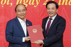 Thủ tướng trao quyết định bổ nhiệm Phó chủ nhiệm Văn phòng Chính phủ