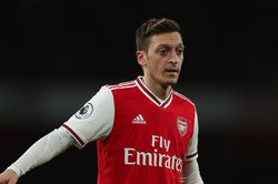 4 lựa chọn cho Oezil sau khi bị loại khỏi đội hình Arsenal