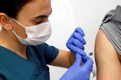 Ghi nhận ca tử vong đầu tiên khi thử nghiệm vaccine COVID-19