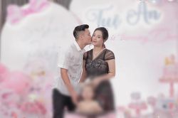 Sau ồn ào tình cảm, Bùi Tiến Dũng hôn vợ 'ngọt lịm' trong ngày sinh nhật con gái