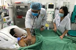 Cứu bác sĩ '10 phần chết' sau khi tim ngừng đập 1,5 giờ