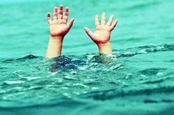 Lật bè khi đi đánh cá, nam sinh lớp 10 ở Hà Tĩnh mất tích