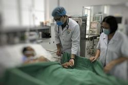 Kích hoạt báo động đỏ, cứu sống bác sĩ ngừng tim 90 phút
