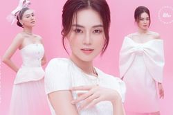 Với 2 tông màu trắng hồng, Lan Ngọc xinh đẹp dịu dàng trong các thiết kế kiểu dáng mới lạ