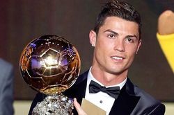 Ronaldo áp đảo ở danh sách tiền đạo trái hay nhất mọi thời đại