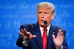 Tổng thống Trump: Joe, tôi tranh cử chính vì ông và Obama