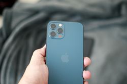 Mở hộp iPhone 12 Pro