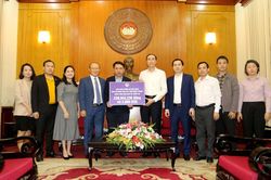 HLV Park Hang-seo mong người dân miền Trung sớm vượt qua thiên tai