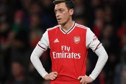 Mesut Oezil: Từ người hùng tới 'số 0' ở Arsenal
