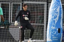 Văn Lâm làm việc với HLV thủ môn mới, chinh phục các mục tiêu tại Thai League