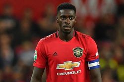 MU: Tuanzebe chơi xuất sắc trước PSG, Ryan Giggs đưa lời khuyên