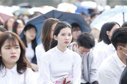 Lễ khai giảng rạng ngời và bài học lòng yêu thương dành cho tân sinh viên sư phạm