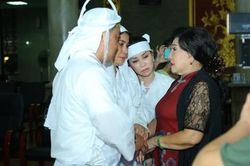 Lệ Thủy, Việt Trinh, Trường Giang viếng NSND Lý Huỳnh