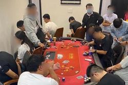 Phá sòng bạc poker trong khu Palm Residence cao cấp ở Sài Gòn