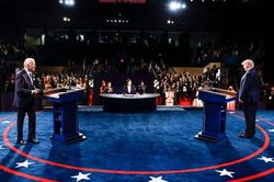 Tranh luận Trump - Biden: Ai dính dáng đến Nga, Trung Quốc?