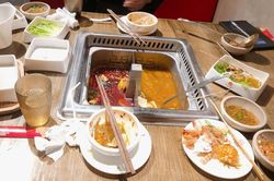 Nhà hàng buffet bị đánh giá 1 sao vì phạt khách bỏ rau