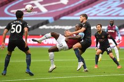 Guardiola lập cột mốc buồn sau trận hòa West Ham